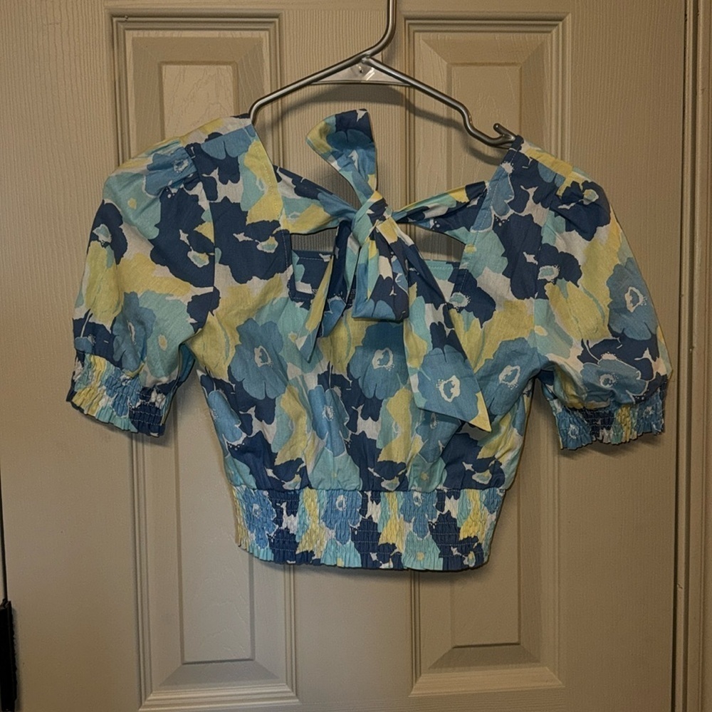 Cute crop top by Franki